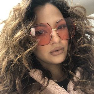 Meet your Posher, Christina